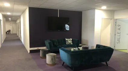 TOURS BUREAUX A LOUER de 44 M² A 2557 M² PARKINGS - Offre immobilière - Arthur Loyd