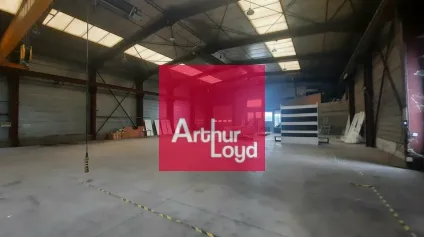 RIOM PARC EUROPEEN A LOUER LOCAL ACTIVITE 1200 M² - PARCELLE 7&nbsp;900 M² - PONT ROULANT - Offre immobilière - Arthur Loyd