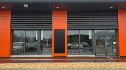CELLULE COMMERCIALE - 180M2 - NIORT AVENUE DE LA ROCHELLE - Offre immobilière - Arthur Loyd