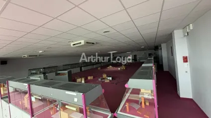 Local Commercial 760 m2 - Offre immobilière - Arthur Loyd
