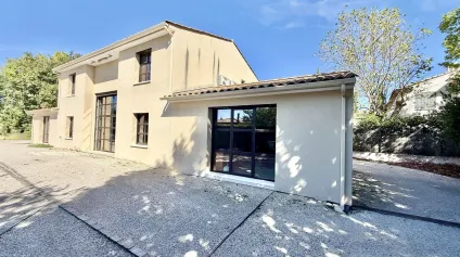 IMMEUBLE DE BUREAUX INDEPENDANT A VENDRE - Offre immobilière - Arthur Loyd