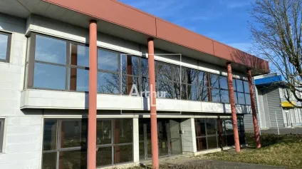 BATIMENT INDEPENDANT A LOUER - Offre immobilière - Arthur Loyd