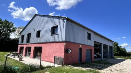 CHATILLON SUR CHALARONNE - VENTE OU LOCATION - BATIMENT RECENT SUR SON TERRAIN - Offre immobilière - Arthur Loyd