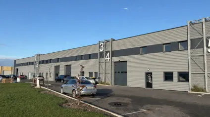 À LOUER - CELLULE D'ACTIVITÉS AVEC BUREAUX - INGRÉ / SAINT-JEAN-DE-LA-RUELLE (ADELIS) - 365 m2 - Offre immobilière - Arthur Loyd