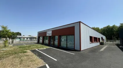 LOCAL COMMERCIAL DE 350 M² SUR AXE MAJEUR À L'ENTRÉE DE NIORT - Offre immobilière - Arthur Loyd
