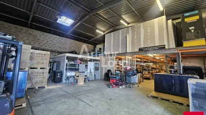 ANGERS OUEST LOCAL D'ACTIVITE DE 1&nbsp;030 M² A LOUER AVEC BUREAUX - Offre immobilière - Arthur Loyd