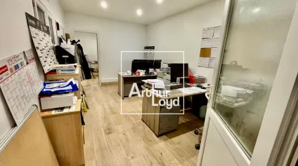 Local d'activités à louer 150 m² Mauguio bureaux climatisés et stockage - Offre immobilière - Arthur Loyd