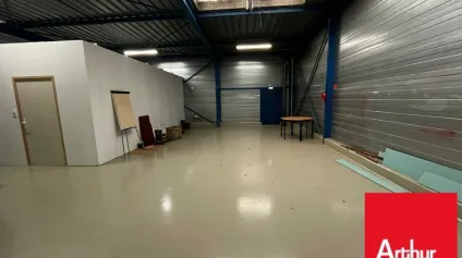 LOCAL D'ACTIVITE - ENTREPOT à VENDRE de 552 m² - Offre immobilière - Arthur Loyd