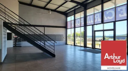 MONTELIMAR SUD - MALATAVERNE - A LOUER BATIMENT INDEPENDANT D'ENVIRON 1150 M2 - Offre immobilière - Arthur Loyd