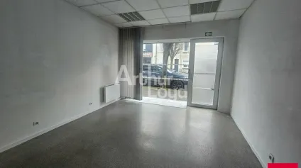 ANGERS PROCHE CENTRE VILLE LOCAL COMMERCIAL DE 38 M² A LOUER - Offre immobilière - Arthur Loyd