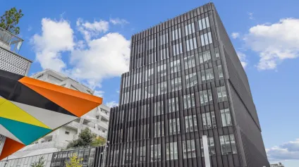 Bureaux à louer Paris 17 - Immeuble indépendant récent, plateaux lumineux et fonctionnels, excellente accessibilité par métro ligne 14 - Offre immobilière - Arthur Loyd