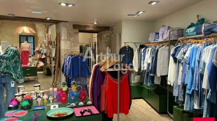 BLOIS HYPERCENTRE - LOCATION LOCAL COMMERCIAL DE 185 M² - TOP N°1 - Offre immobilière - Arthur Loyd