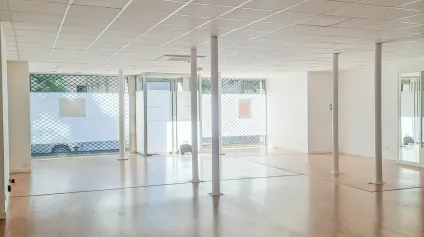 Local - 150 m² à louer  Brive-la-Gaillarde, axe passant - Offre immobilière - Arthur Loyd