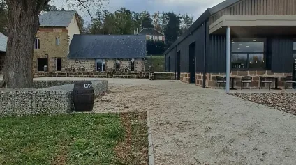 Cellule commerciale 117 m² à louer  Zone Commerciale, Saint-Pantaléon-de-Larche - Offre immobilière - Arthur Loyd