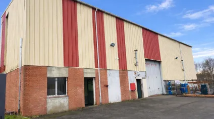 Bâtiment avec ponts-roulants à vendre - Autoroute A1 - Offre immobilière - Arthur Loyd