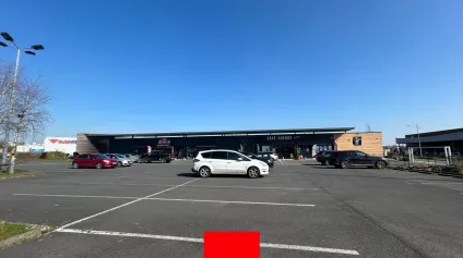Local commercial indépendant à louer à Beuvry avec parking privatif - Offre immobilière - Arthur Loyd