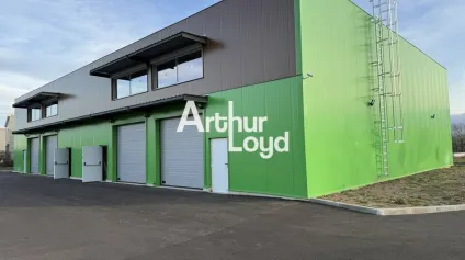 LOCAL D'ACTIVITÉ DE 700 m² DIVISIBLE AVEC 2200m² DE TERRAIN - Offre immobilière - Arthur Loyd
