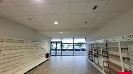 LOCATION LOCAL COMMERCIAL 220m² LE MANS NORD - Offre immobilière - Arthur Loyd