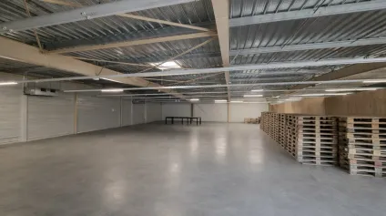 Local commercial Azay Le Brule 1300 m2 - Offre immobilière - Arthur Loyd