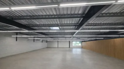 LOCAL COMMERCIAL A LOUER DE 800m² A AZAY LE BRULE - Offre immobilière - Arthur Loyd