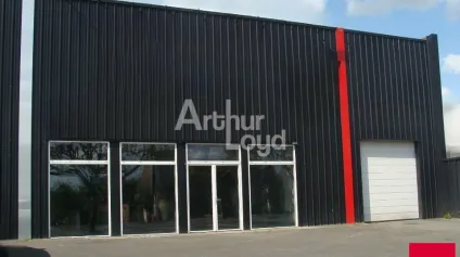 CHATEAUROUX - A LOUER - LOCAL COMMERCIAL de 300 m² - 2269 - Offre immobilière - Arthur Loyd