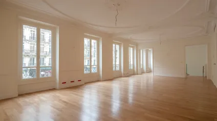 Bureaux à louer à PARIS 75008 - Offre immobilière - Arthur Loyd