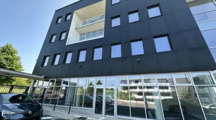 Plateau de bureaux d'environ 275 m2 avec 10 place de parkings - BEZANNES - Offre immobilière - Arthur Loyd