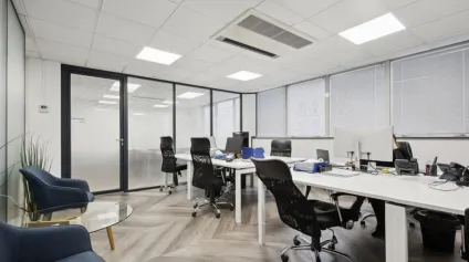 Bureaux à louer à Levallois-Perret avec espaces lumineux et rénovés - Offre immobilière - Arthur Loyd