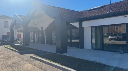 À VENDRE : Plusieurs lots commerciaux disponibles de 121 à 256 m², possibilité de jumeler les lots, en coeur de ville du Coteau. - Offre immobilière - Arthur Loyd