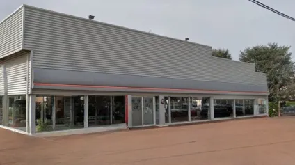 À VENDRE : Local commercial 900 m² show-room + atelier à MABLY - Offre immobilière - Arthur Loyd
