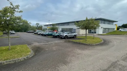 Bureaux à louer à HEUDEBOUVILLE 27400 - Offre immobilière - Arthur Loyd