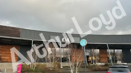 Local commercial à louer 1304 m² à Louvroil visibilité exceptionnelle - Offre immobilière - Arthur Loyd