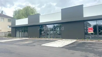 LOCAL COMMERCIAL à LOUER de 490 m² - Offre immobilière - Arthur Loyd
