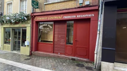 Local commercial à louer à CHARTRES 28000 - Offre immobilière - Arthur Loyd