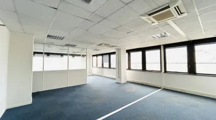 À vendre / À louer - Plateau de 660 m² de bureaux - TOUR 2000 - Bordeaux Mériadeck - Offre immobilière - Arthur Loyd