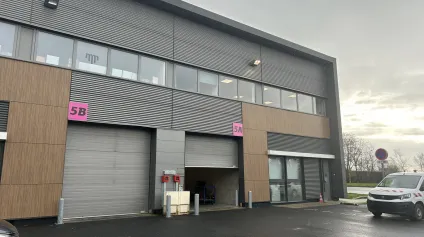 Cellule d’activité à louer à Saint-Étienne-de-Montluc avec entrepôt sécurisé - Offre immobilière - Arthur Loyd