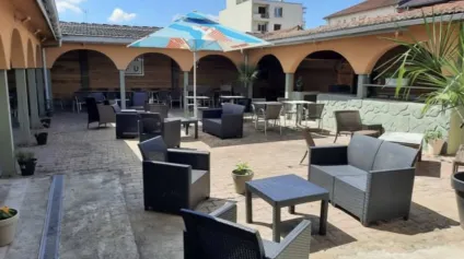 Vente d'un immeuble en hyper-centre de FEURS. - Offre immobilière - Arthur Loyd