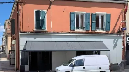 À VENDRE : Local commercial de 120 m², proche de ROANNE dans un quartier animé et commerçant - Offre immobilière - Arthur Loyd