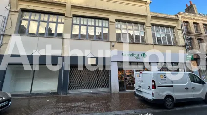 Local commercial 280 m² à louer à Saint-Omer emplacement numéro un centre-ville - Offre immobilière - Arthur Loyd