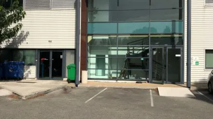 Entraigues sur la Sorgue - Bureaux à louer - Offre immobilière - Arthur Loyd