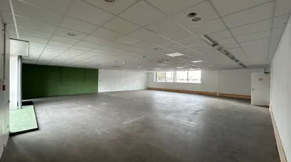 A VENDRE - LOCAL COMMERCIAL - 231 M2 - SAINT-QUENTIN - Offre immobilière - Arthur Loyd