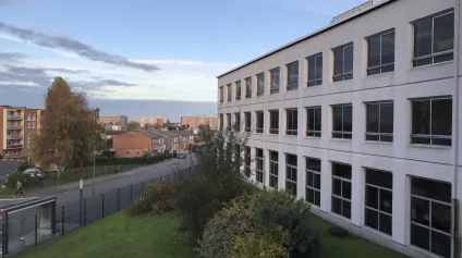 Immeuble de Bureaux Rénové au Centre Ville de Ronchin - Luminosité, Sécurité Parking - Offre immobilière - Arthur Loyd