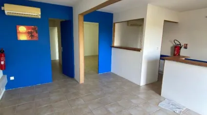 Local commercial ou Bureau 60 m2 Le Lamentin - Offre immobilière - Arthur Loyd