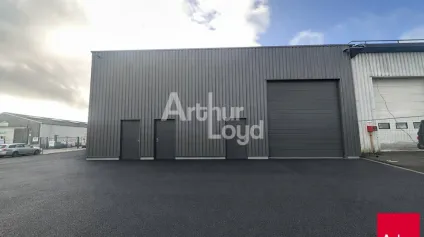 VITRE ZA DU PLAGUE - LOCAL D'ACTIVITE NEUF A LOUER - 700m² DIVISIBLE - Offre immobilière - Arthur Loyd