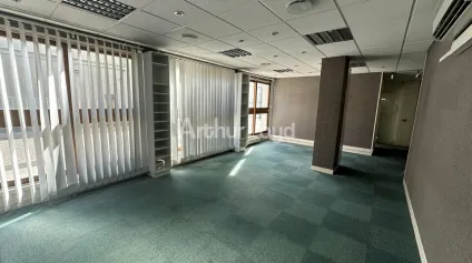 Local professionnel d'environ 102m2 - CHALONS EN CHAMPAGNE CENTRE - Offre immobilière - Arthur Loyd