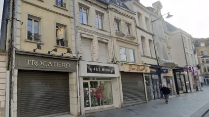 Vente locaux commerciaux 100 m2 à Arras en plein centre ville indépendant - Offre immobilière - Arthur Loyd
