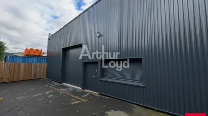 ST JACQUES DE LA LANDE - LOCAL D'ACTIVITE A LOUER - 260 M² - Offre immobilière - Arthur Loyd
