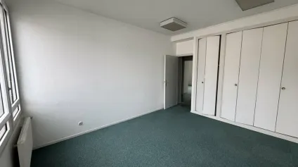 TOURS CENTRE PROCHE A10 HEURTELOUP - A LOUER BUREAUX DE 200 M² ET 4 PARKINGS - Offre immobilière - Arthur Loyd