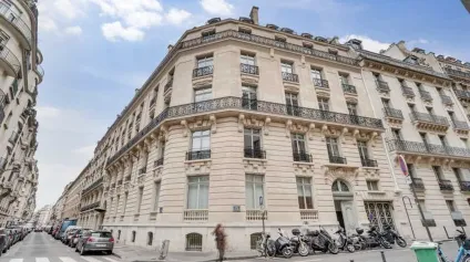 Espace de travail collaboratif Paris 16 - Bureaux privatifs, services premium et accessibilité optimisée - Offre immobilière - Arthur Loyd