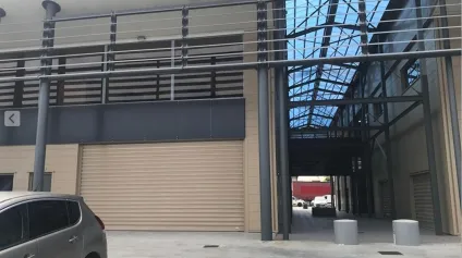 Local commercial JARRY 465 m2 - Offre immobilière - Arthur Loyd